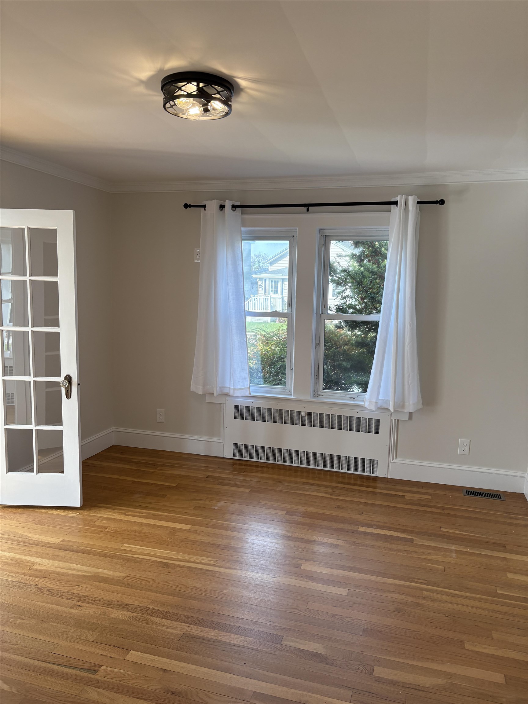 81 Allds Street Nashua, NH 03060 - Photo 9 of 34