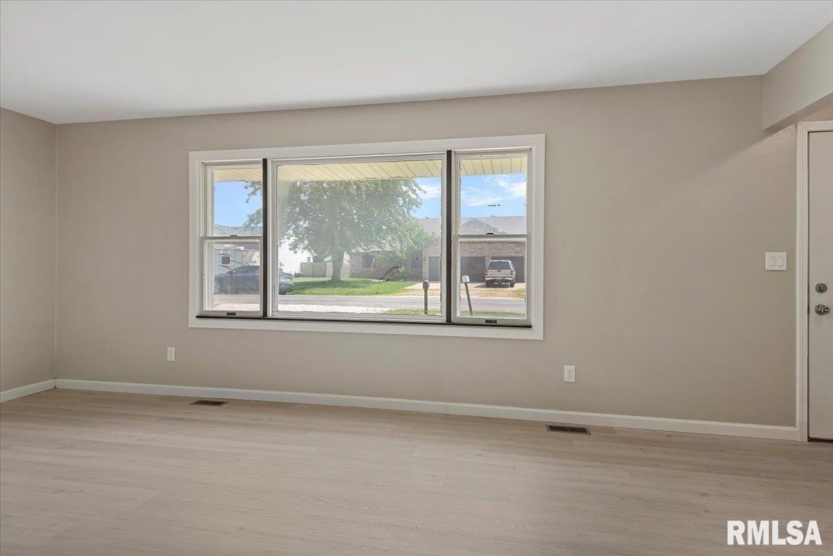 4665 Dickey John Road Auburn, IL 62615 - Photo 4 of 31