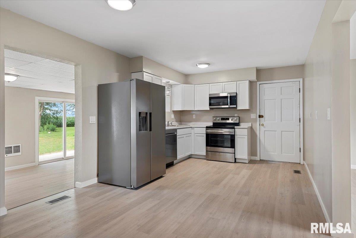 4665 Dickey John Road Auburn, IL 62615 - Photo 7 of 31