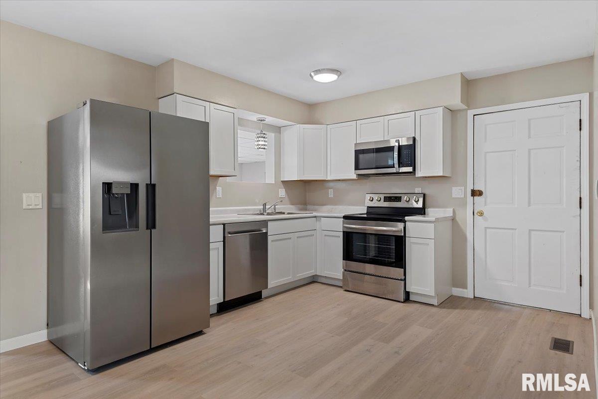 4665 Dickey John Road Auburn, IL 62615 - Photo 9 of 31