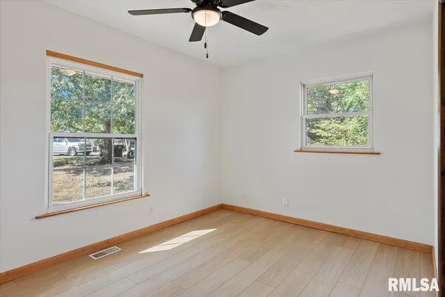 $174,900 | 18658 Blackhawk Drive, Girard, IL 62640