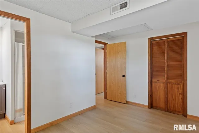 $174,900 | 18658 Blackhawk Drive, Girard, IL 62640