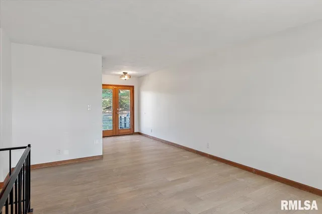 $174,900 | 18658 Blackhawk Drive, Girard, IL 62640