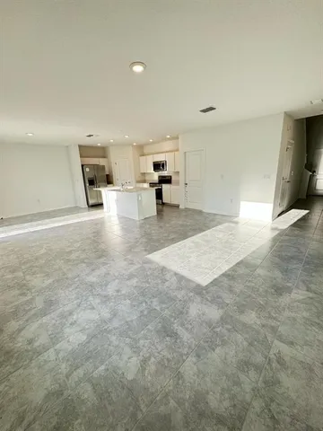 $2,050 | 724 Reggie Road, Winter Haven, FL 33859