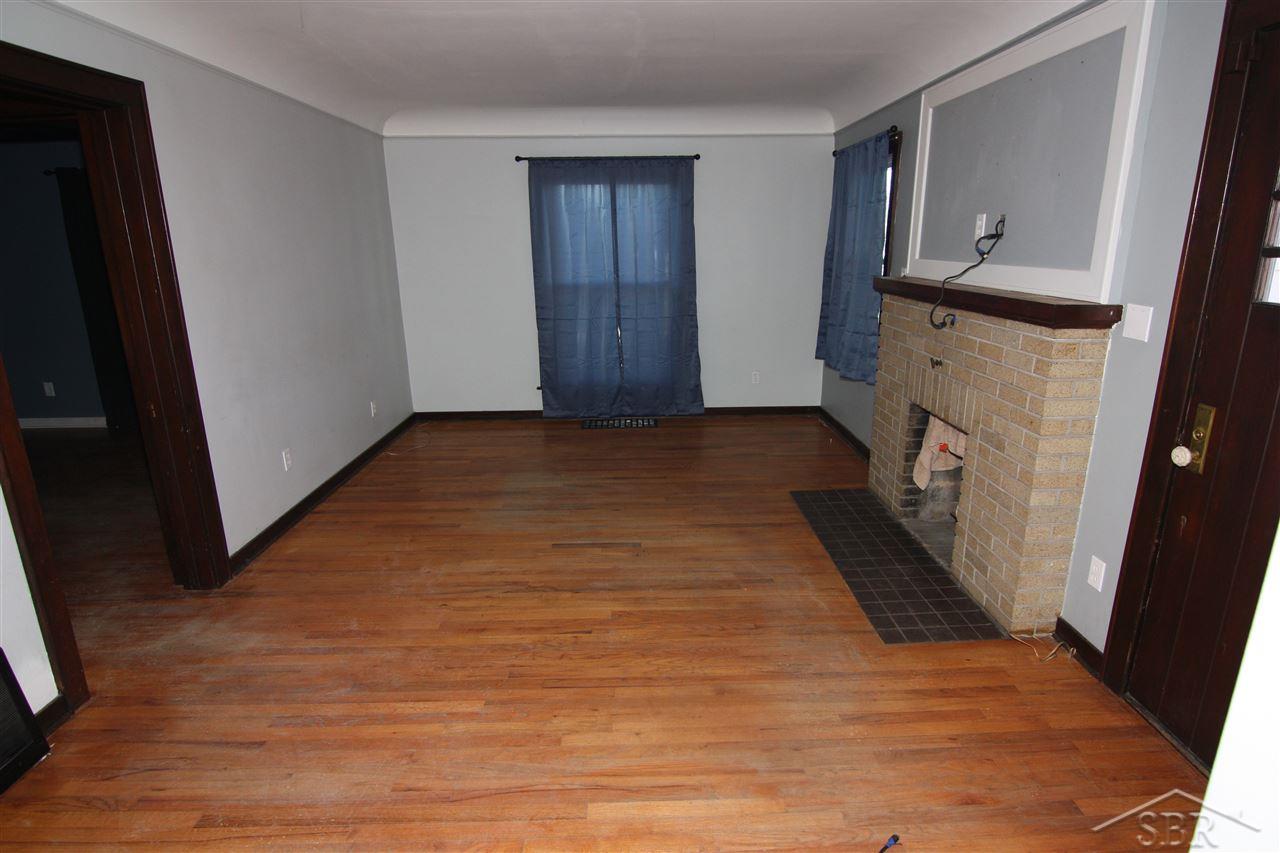 6215 Gratiot Road Saginaw, MI 48638 - Photo 4 of 10 31372943-3.JPG