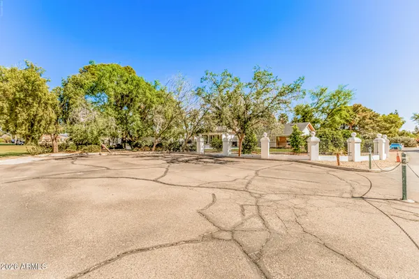 $2,600,000 | 35 South Fairway Court, Chandler, AZ 85225