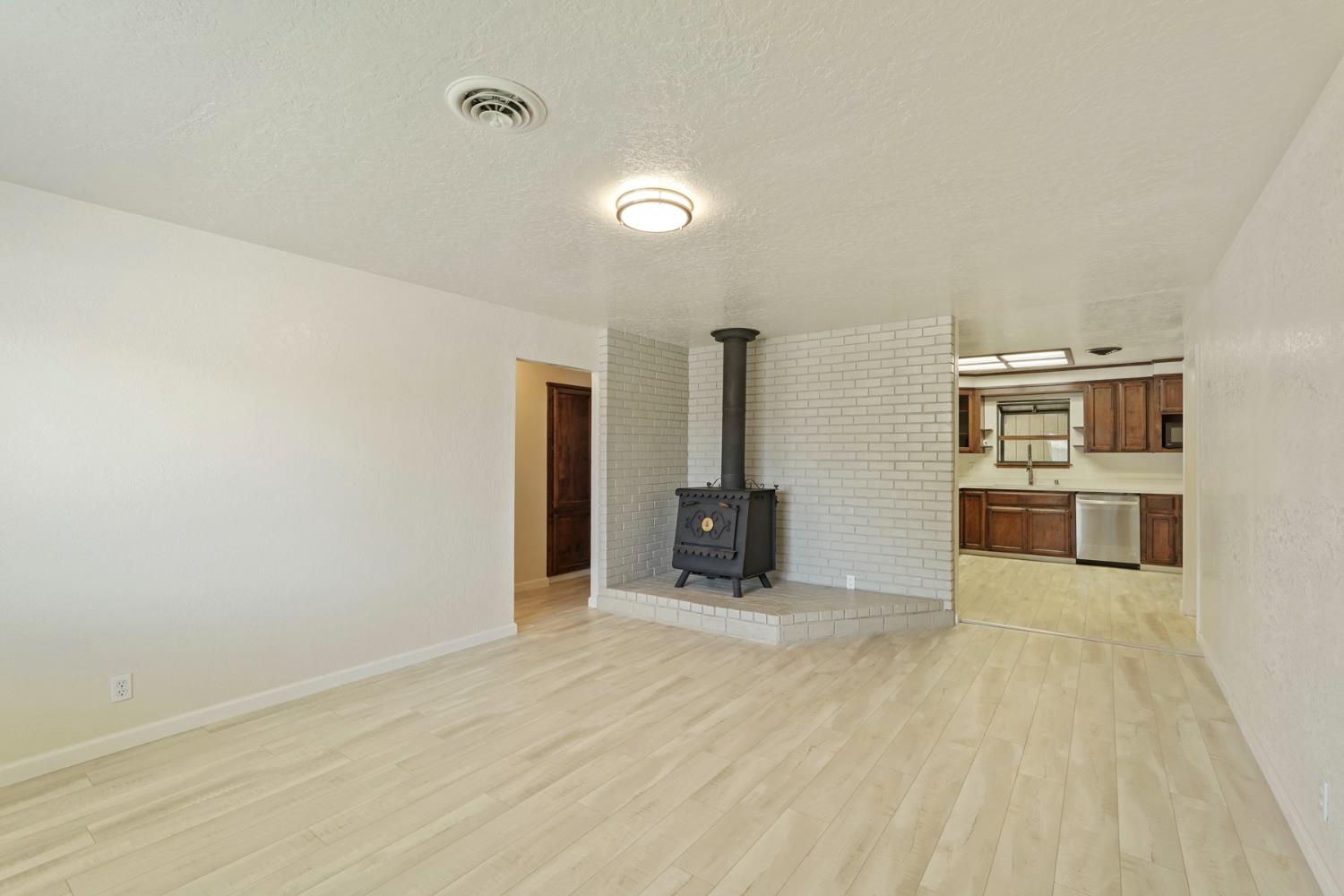 4831 Hibiscus Road Stockton, CA 95212 - Photo 10 of 38 Living Room