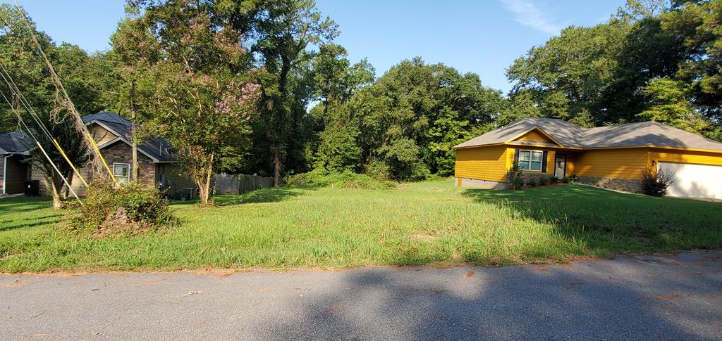 2981 Barbara Road Columbus, GA 31907 - Photo 3 of 4 Neighbors on Either Side