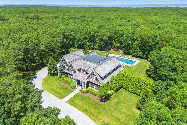 $7,975,000 | 471 Middle Line Highway, Sag Harbor, NY 11963