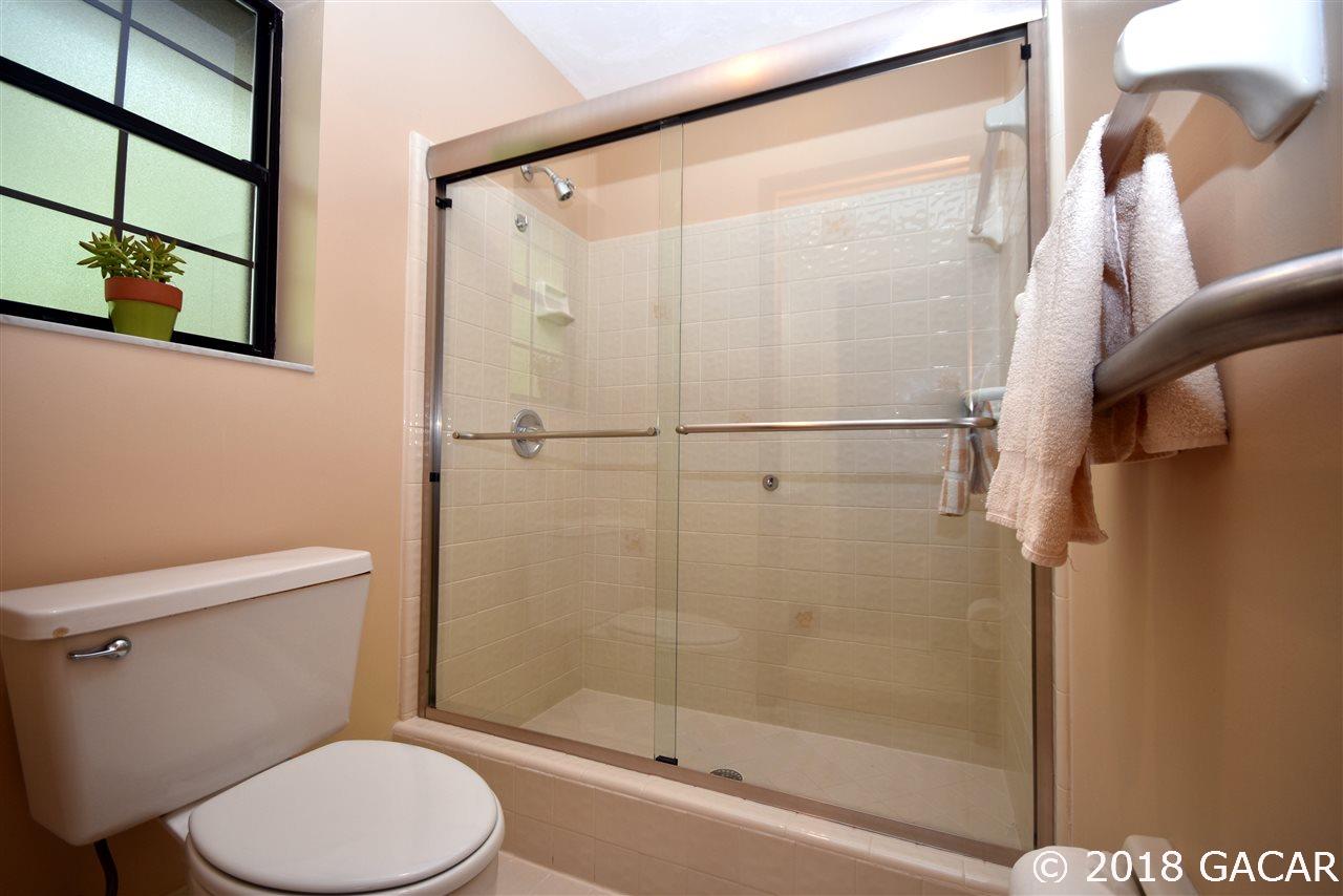 9818 Southwest 1st Place Gainesville, FL 32607 - Photo 15 of 23 Master Bath