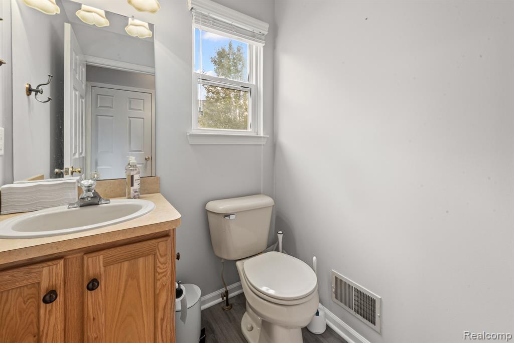 1228 Parkland Road Lake Orion, MI 48360 - Photo 22 of 44