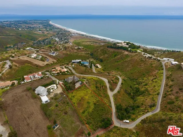 $1,800,000 | 5801 Foxview Drive, Malibu, CA 90265