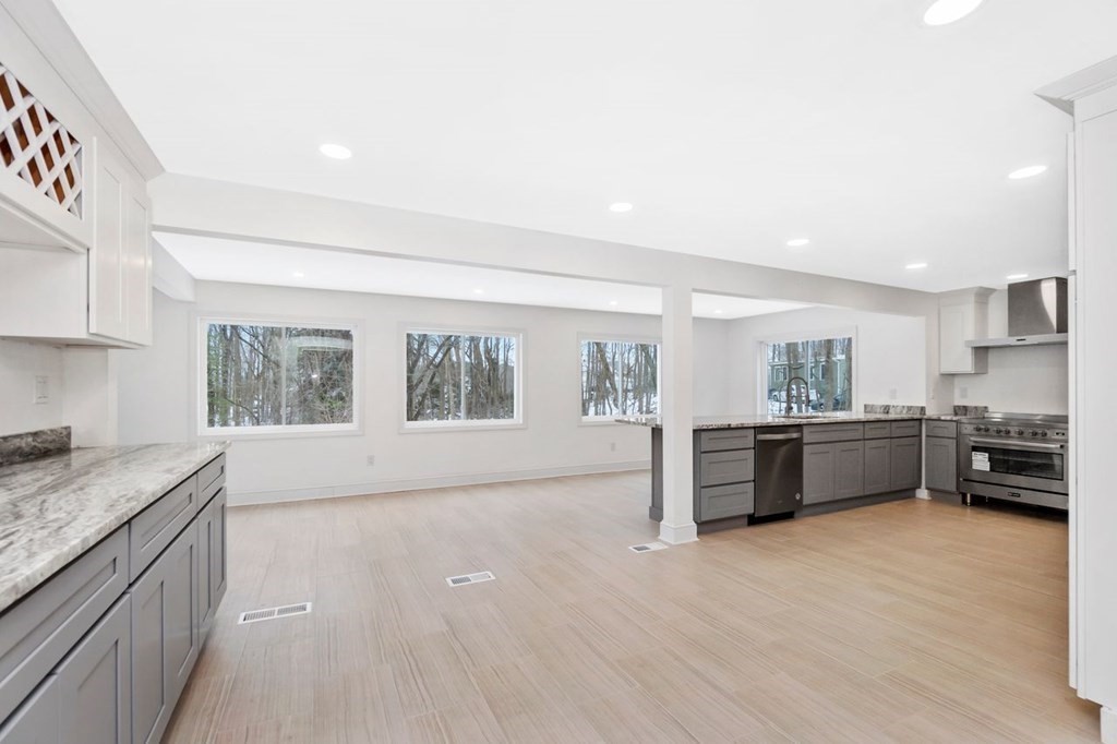 38 Independence Street Canton, MA 02021 - Photo 7 of 24