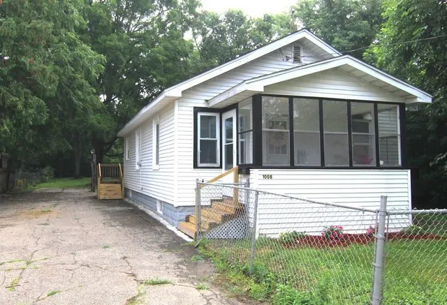 $150,900 | 1008 Cooper Avenue, Kalamazoo, MI 49048