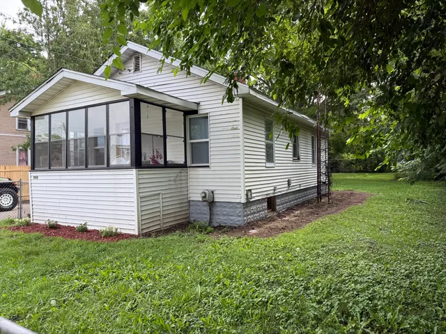 $150,900 | 1008 Cooper Avenue, Kalamazoo, MI 49048