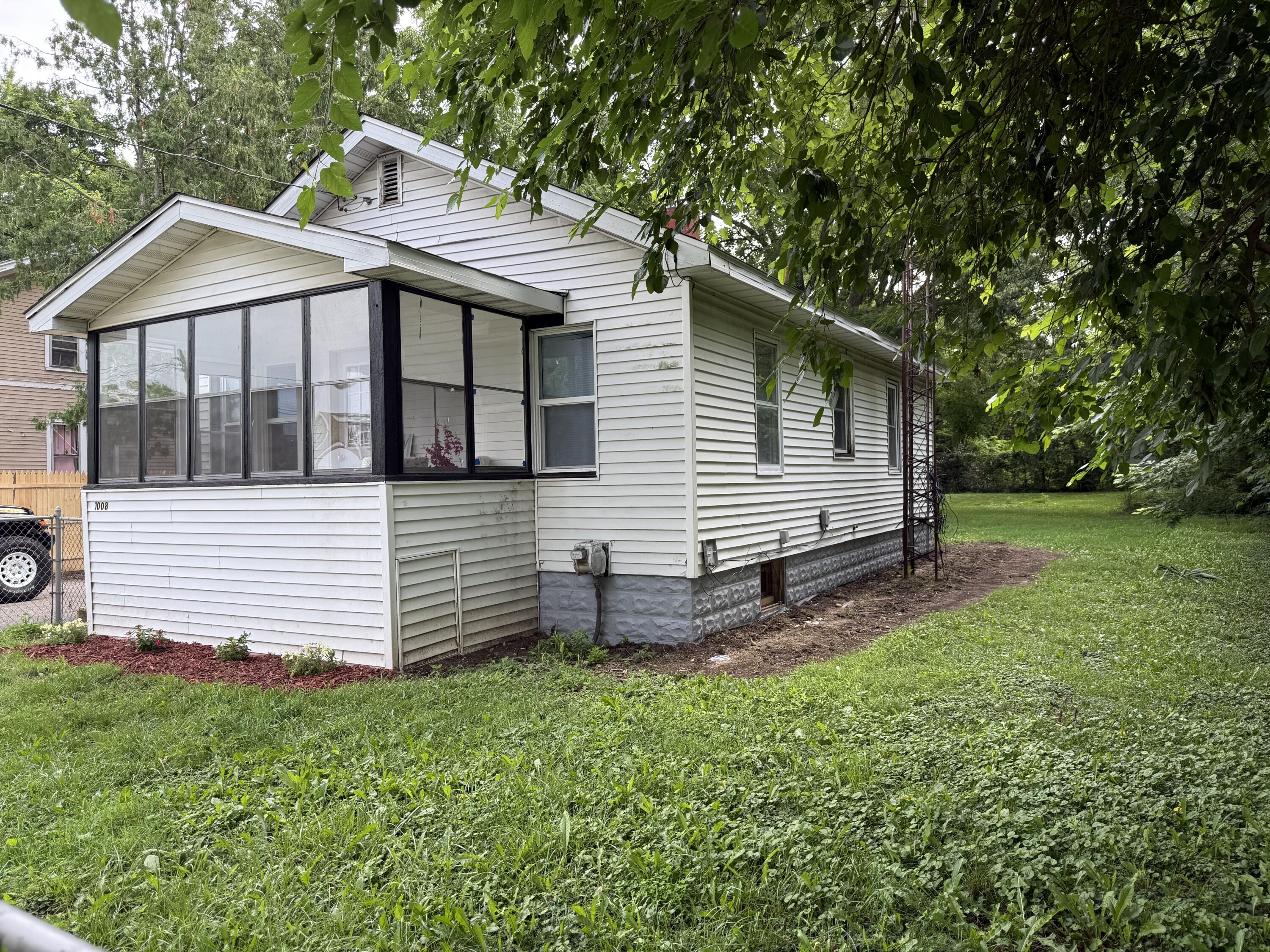 1008 Cooper Avenue Kalamazoo, MI 49048 - Photo 15 of 28 IMG_0402