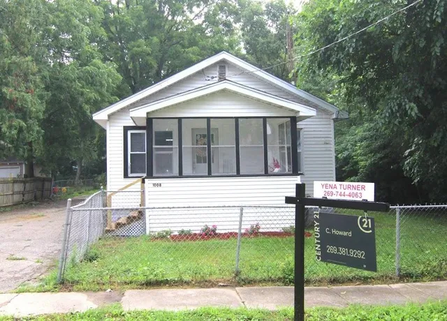 $150,900 | 1008 Cooper Avenue, Kalamazoo, MI 49048