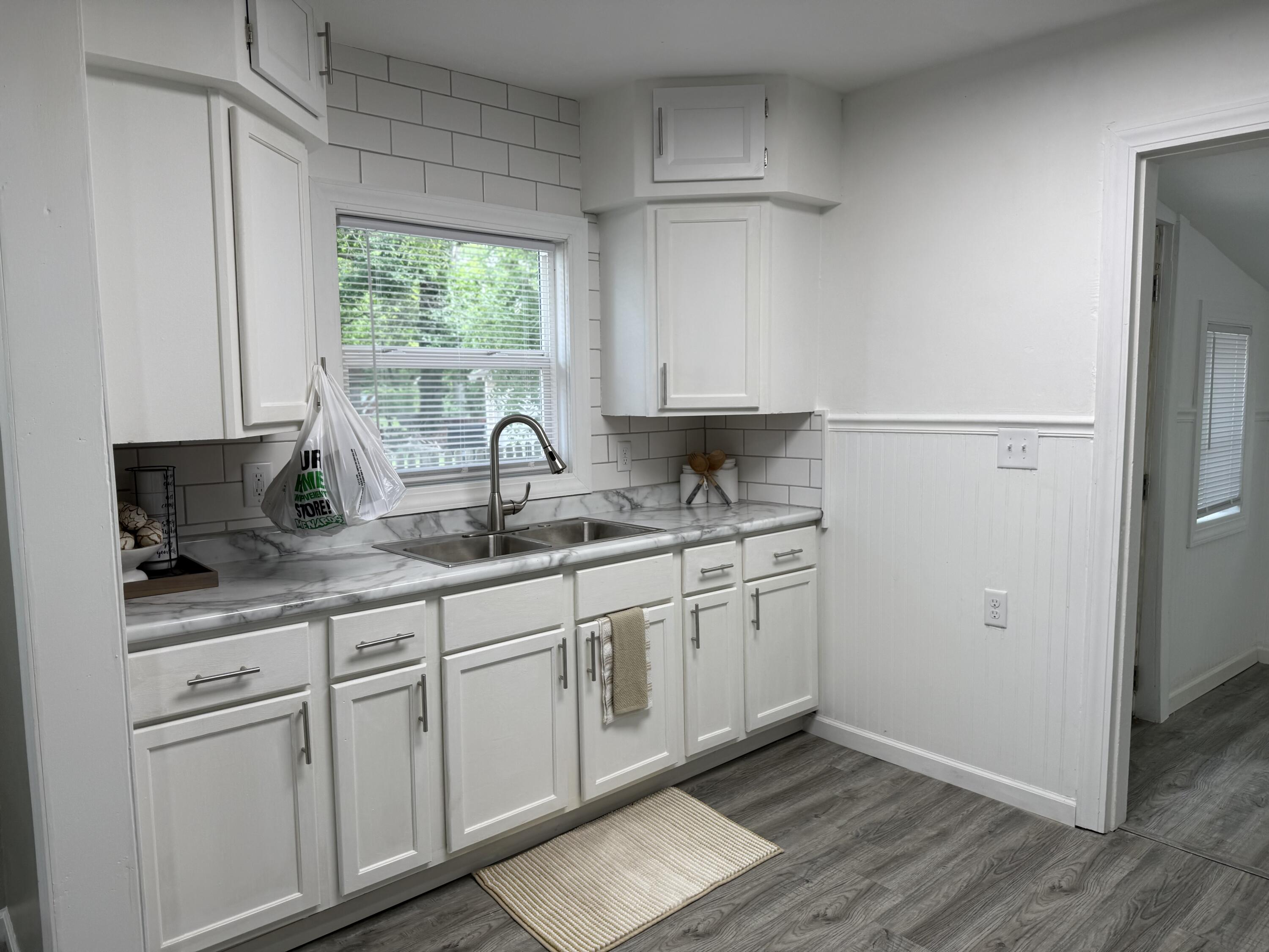 1008 Cooper Avenue Kalamazoo, MI 49048 - Photo 25 of 28 IMG_0397