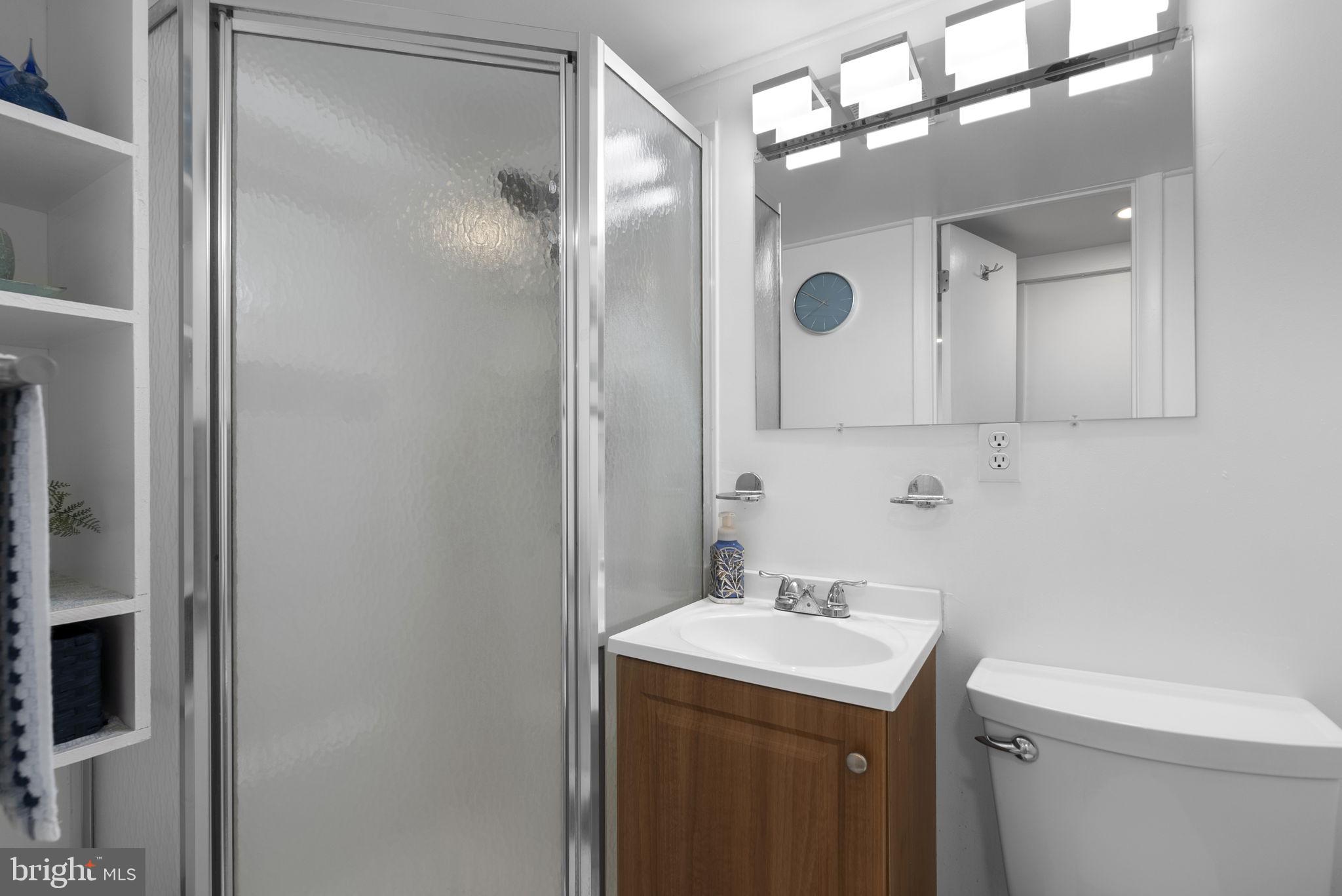 11905 Dewey Road Silver Spring, MD 20906 - Photo 22 of 31 Full Bathroom