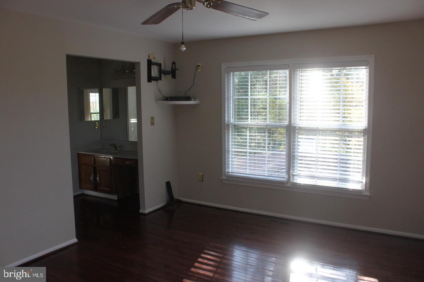 13310 Point Rider Lane Herndon, VA 20171 - Photo 12 of 27