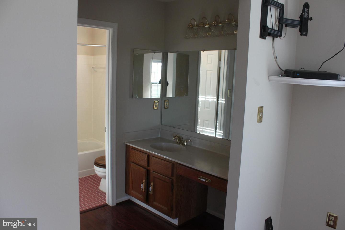 13310 Point Rider Lane Herndon, VA 20171 - Photo 14 of 27