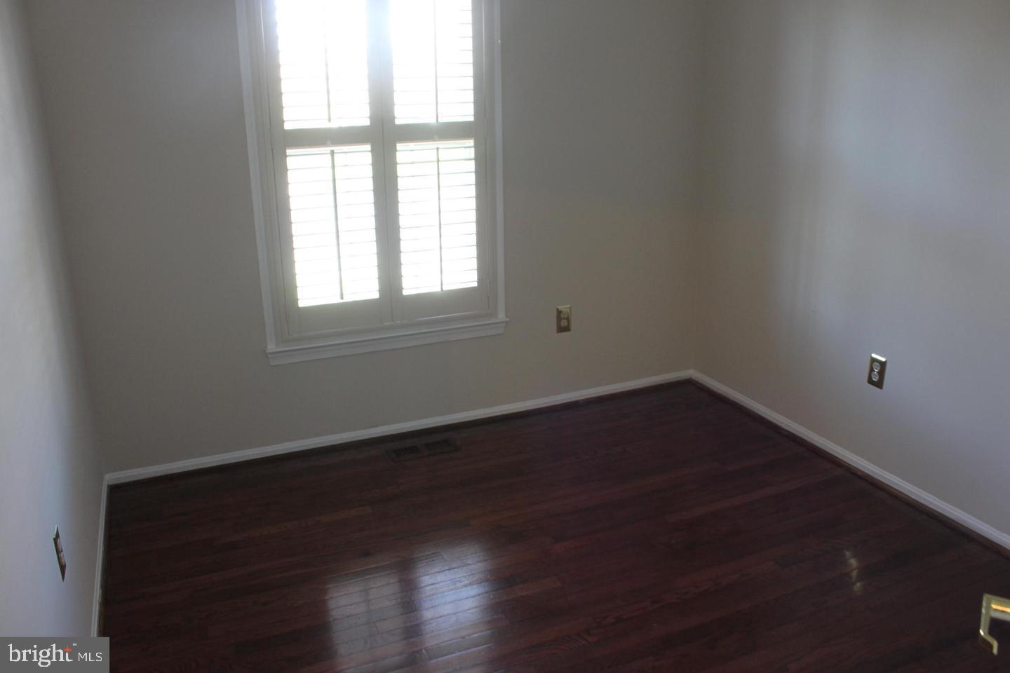 13310 Point Rider Lane Herndon, VA 20171 - Photo 7 of 27