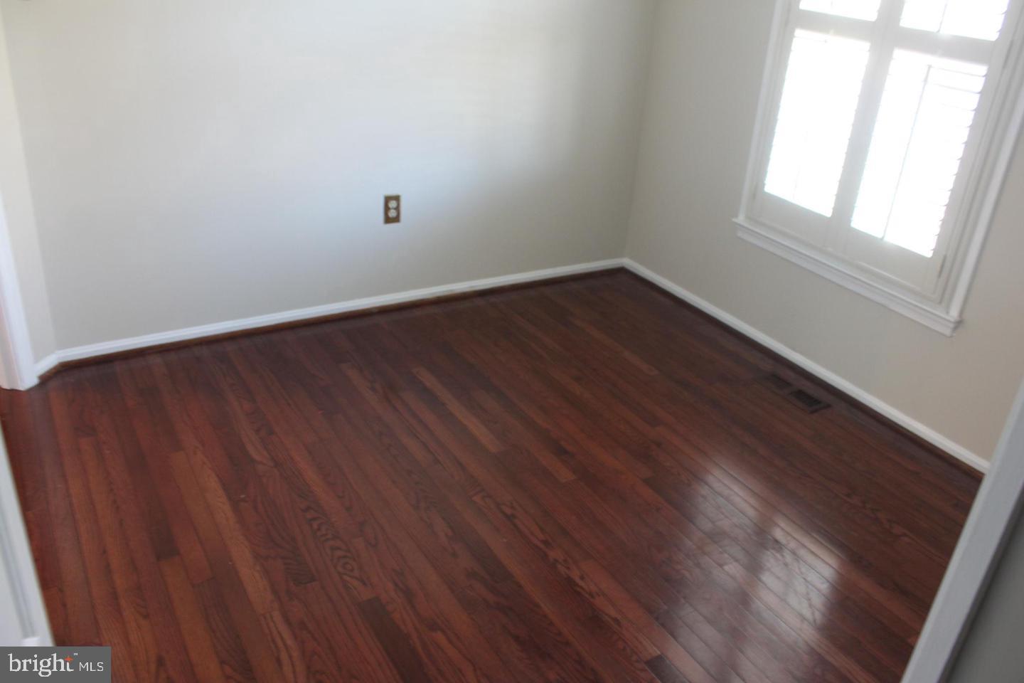 13310 Point Rider Lane Herndon, VA 20171 - Photo 8 of 27