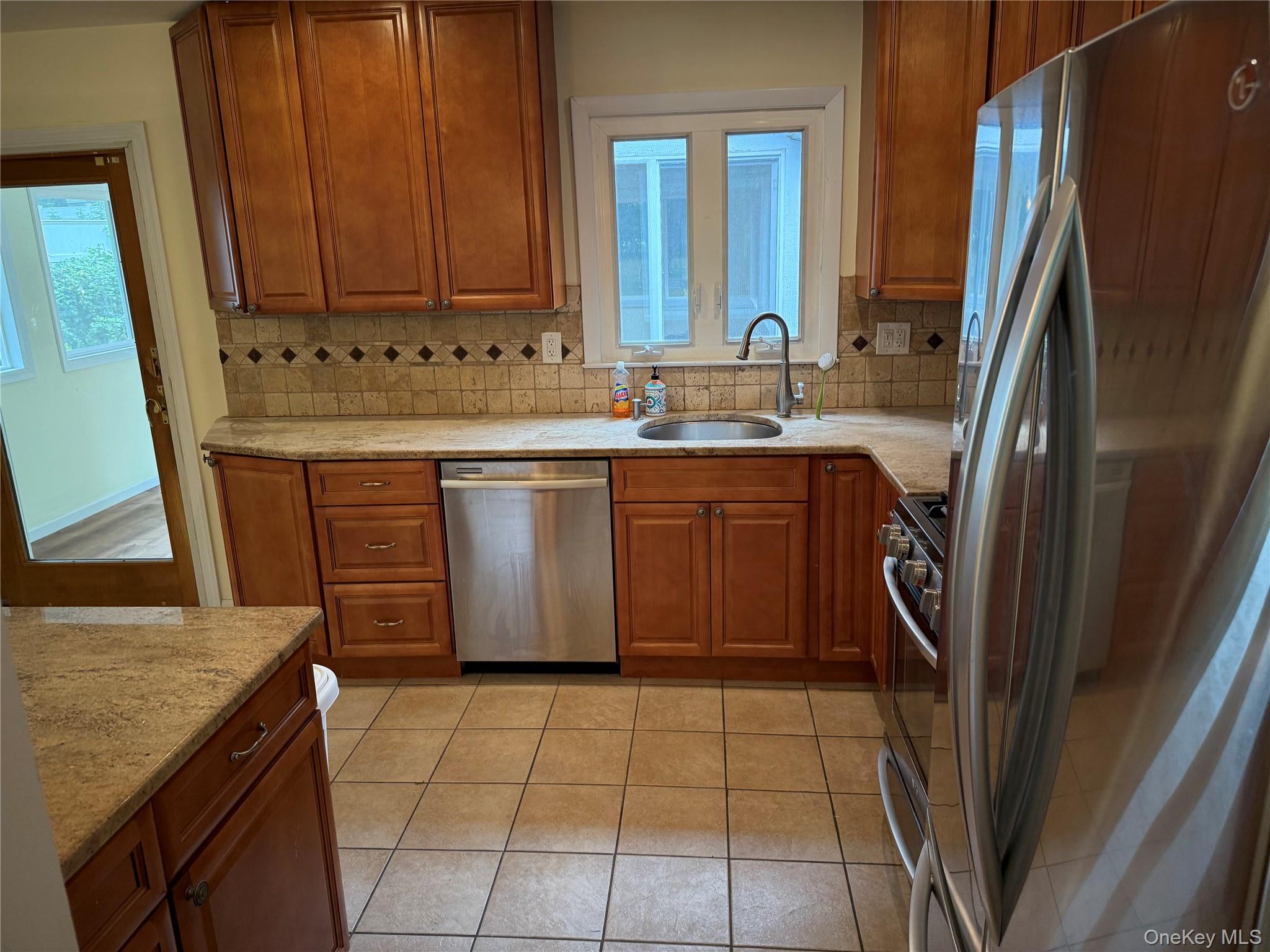 102 Putnam Road Cortlandt Manor, NY 10567 - Photo 13 of 27