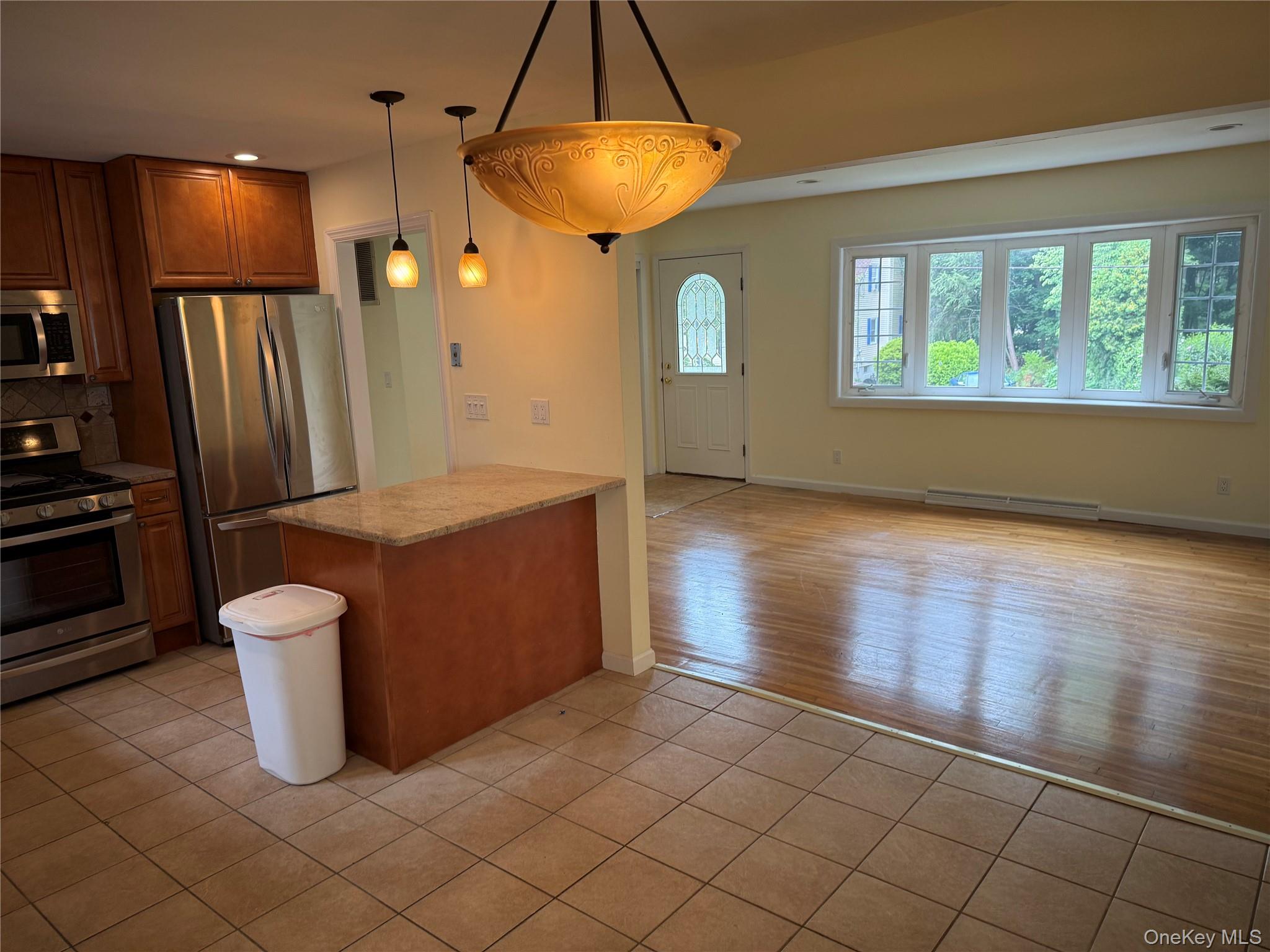 102 Putnam Road Cortlandt Manor, NY 10567 - Photo 10 of 27