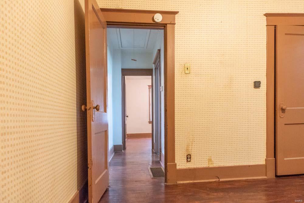 2933 North Hanley Road St. Louis, MO 63121 - Photo 4 of 16 Gallery Image 4