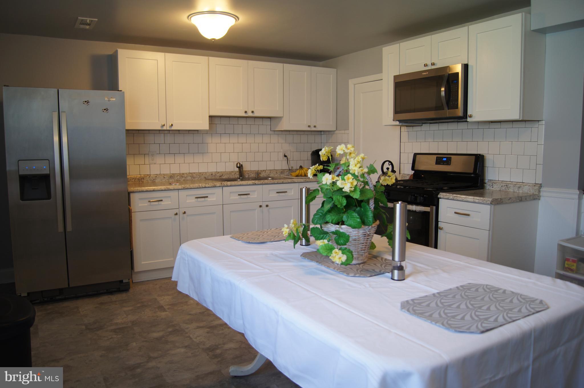 1628 Heathfield Road Baltimore, MD 21239 - Photo 12 of 27 Room to Cook!! Spread Out!!