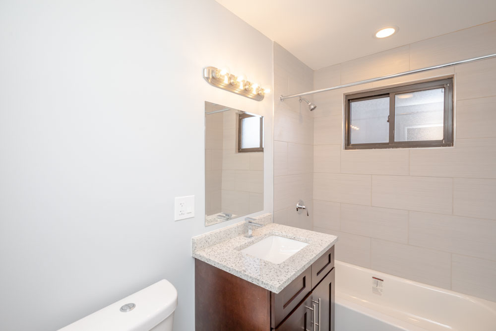 6807 North Ridge Boulevard, Unit 202 Chicago, IL 60645 - Photo 9 of 10