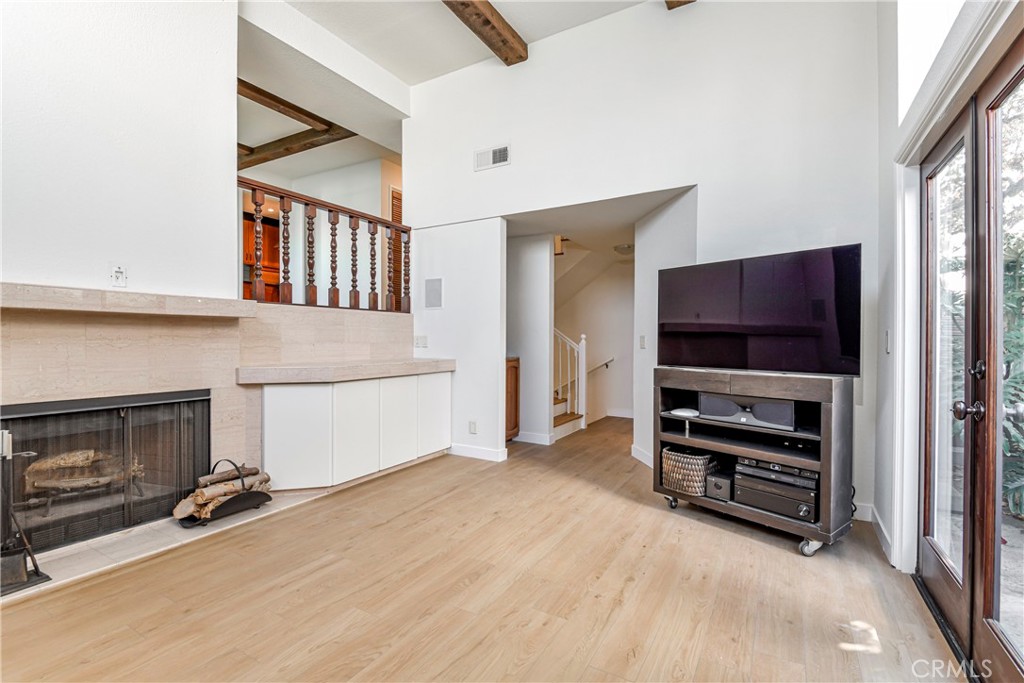 1141 17th Street, Unit 5 Santa Monica, CA 90403 - Photo 11 of 43 a view of a livingroom with furniture and a flat screen tv