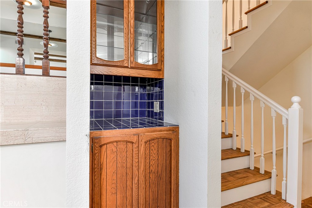 1141 17th Street, Unit 5 Santa Monica, CA 90403 - Photo 12 of 43 a view of a door and wooden floor