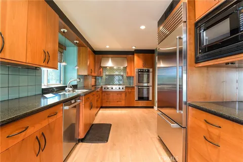 $6,300 | 1141 17th Street, Unit 5, Santa Monica, CA 90403