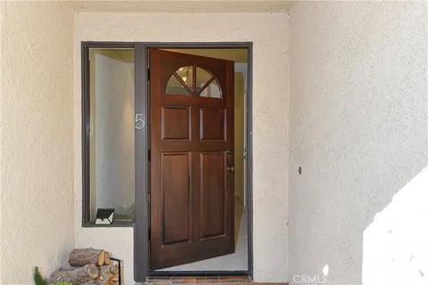 $6,300 | 1141 17th Street, Unit 5, Santa Monica, CA 90403