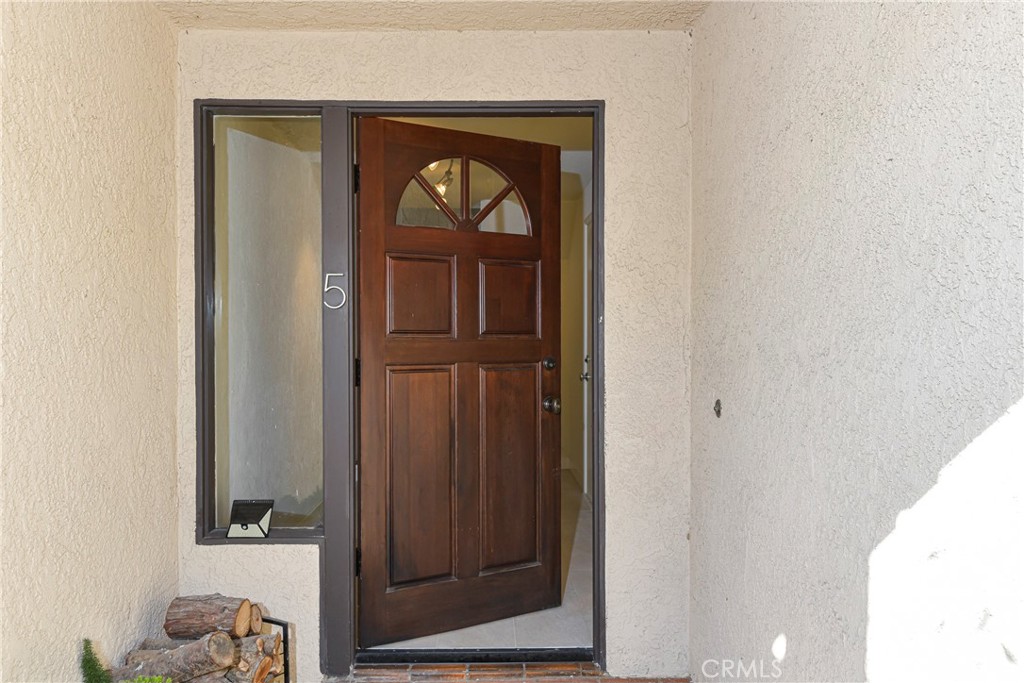 1141 17th Street, Unit 5 Santa Monica, CA 90403 - Photo 3 of 43 a close view of utility room