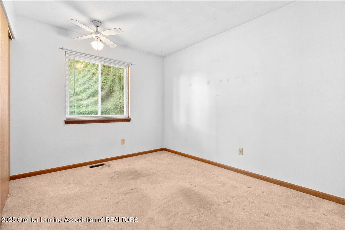2656 Gilbert Road Lansing, MI 48911 - Photo 14 of 32 16-Media Jett - 20