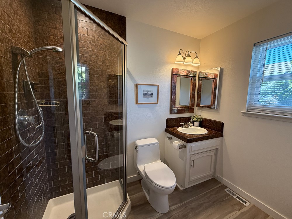 557 Lucerne Street Cayucos, CA 93430 - Photo 25 of 51 Upstairs bathroom