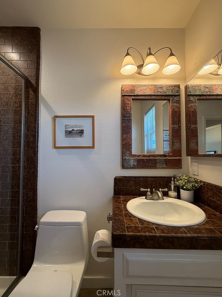 557 Lucerne Street Cayucos, CA 93430 - Photo 26 of 51 Upstairs bathroom