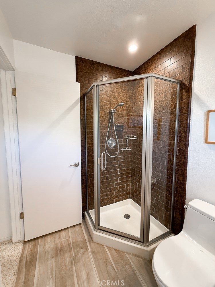 557 Lucerne Street Cayucos, CA 93430 - Photo 27 of 51 Upstairs bathroom