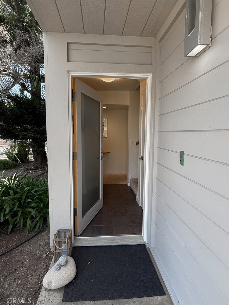 557 Lucerne Street Cayucos, CA 93430 - Photo 28 of 51 Front door