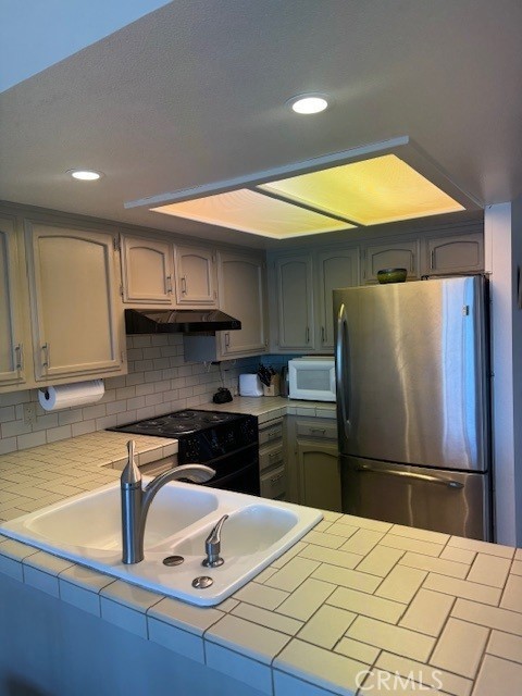 557 Lucerne Street Cayucos, CA 93430 - Photo 47 of 51 Kitchen