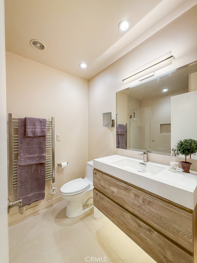 557 Lucerne Street Cayucos, CA 93430 - Photo 9 of 51 Downstairs bathroom