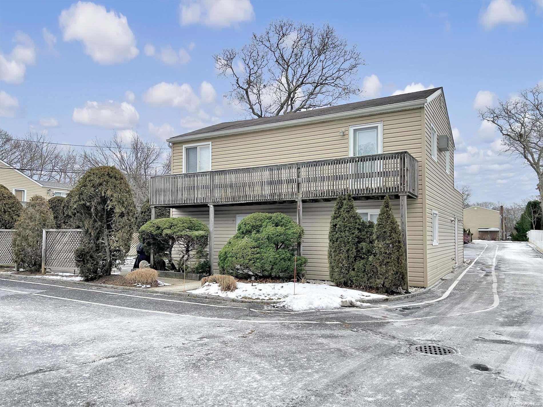 95 Springville Road, Unit 5 Hampton Bays, NY 11946 - Photo 1 of 1