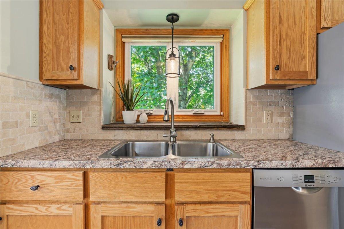 13160 Red Fox Road Rogers, MN 55374 - Photo 16 of 59