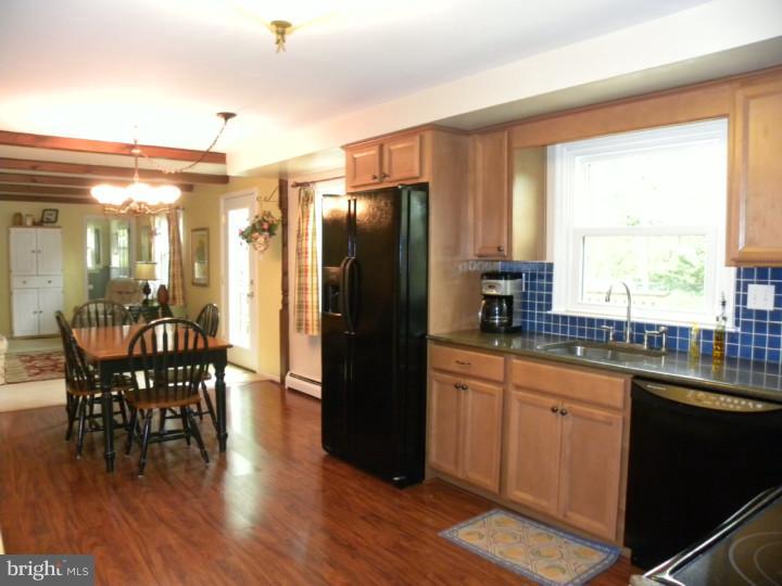 321 West Rose Valley Road Wallingford, PA 19086 - Photo 6 of 19 Kitchen