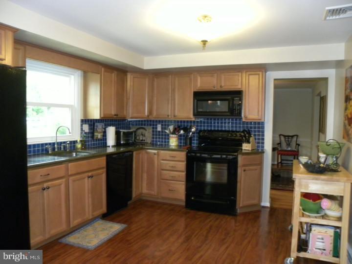 321 West Rose Valley Road Wallingford, PA 19086 - Photo 7 of 19 Kitchen
