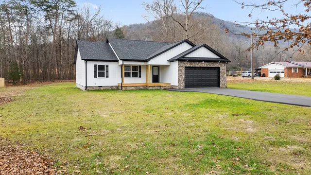 $344,000 | 402 Old State Highway 8, Dunlap, TN 37327