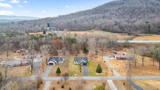 $344,000 | 402 Old State Highway 8, Dunlap, TN 37327